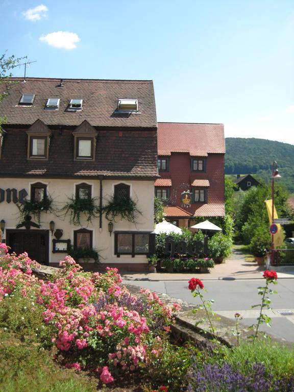 克朗酒店 Laudenbach  外观 照片